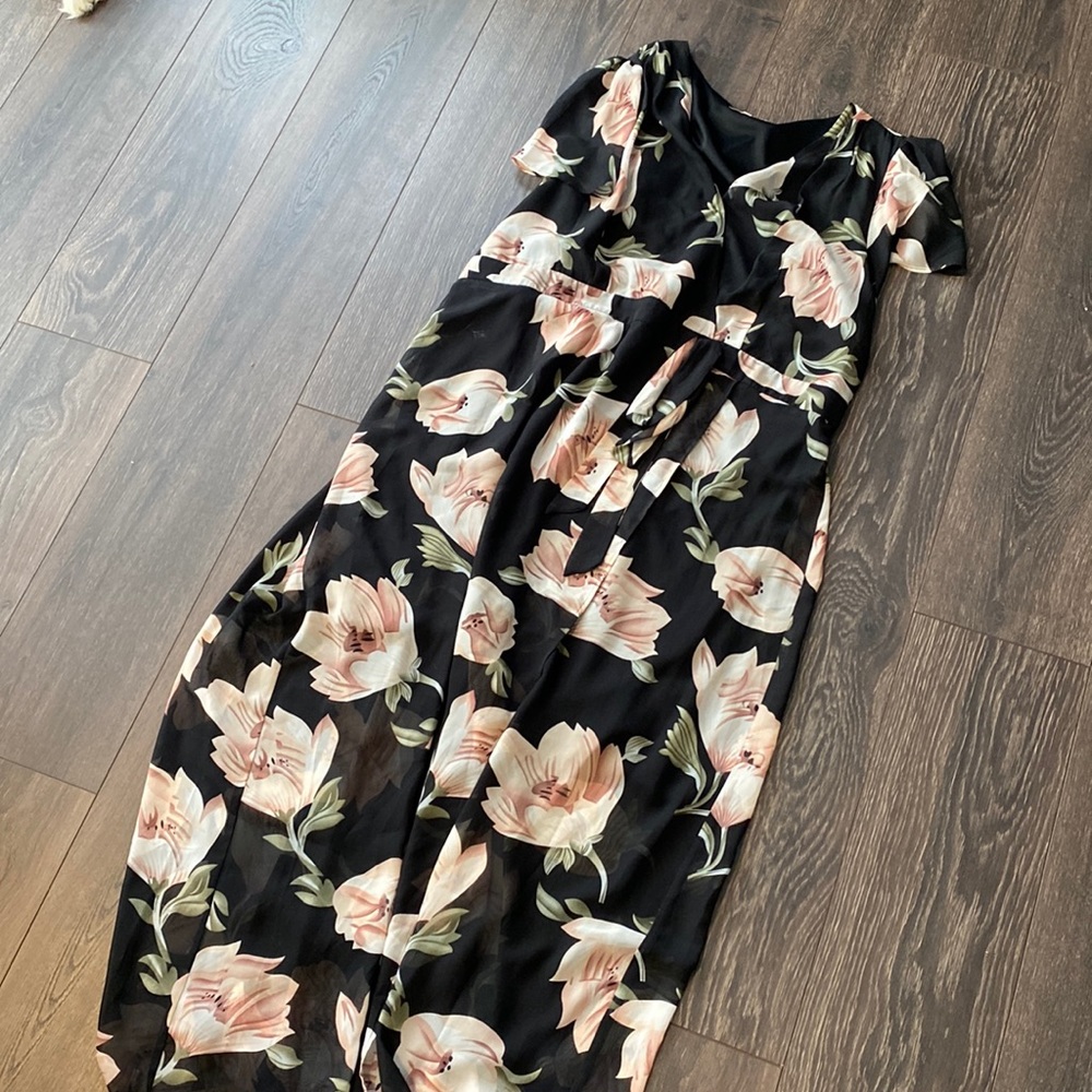 Beautiful Complimentary Black Floral Dress - G Collection